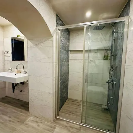 Denize Sifir-otantik Tas Ev Villa