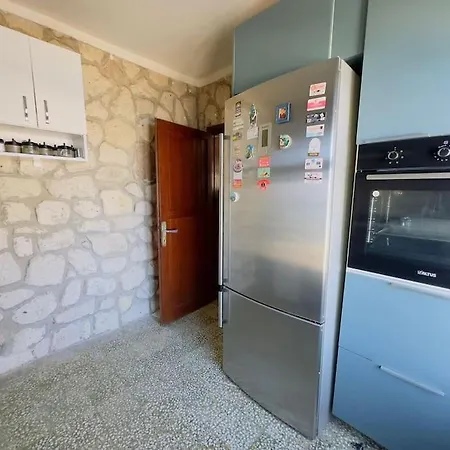 Denize Sifir-otantik Tas Ev Villa
