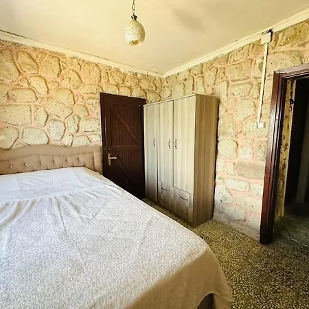 Denize Sifir-otantik Tas Ev Villa