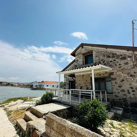Denize Sifir-otantik Tas Ev Çeşme
