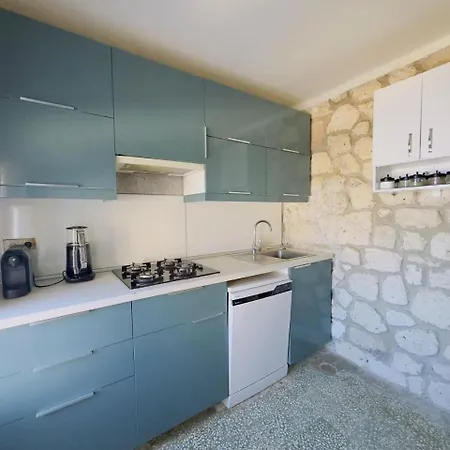 Denize Sifir-otantik Tas Ev * Çeşme